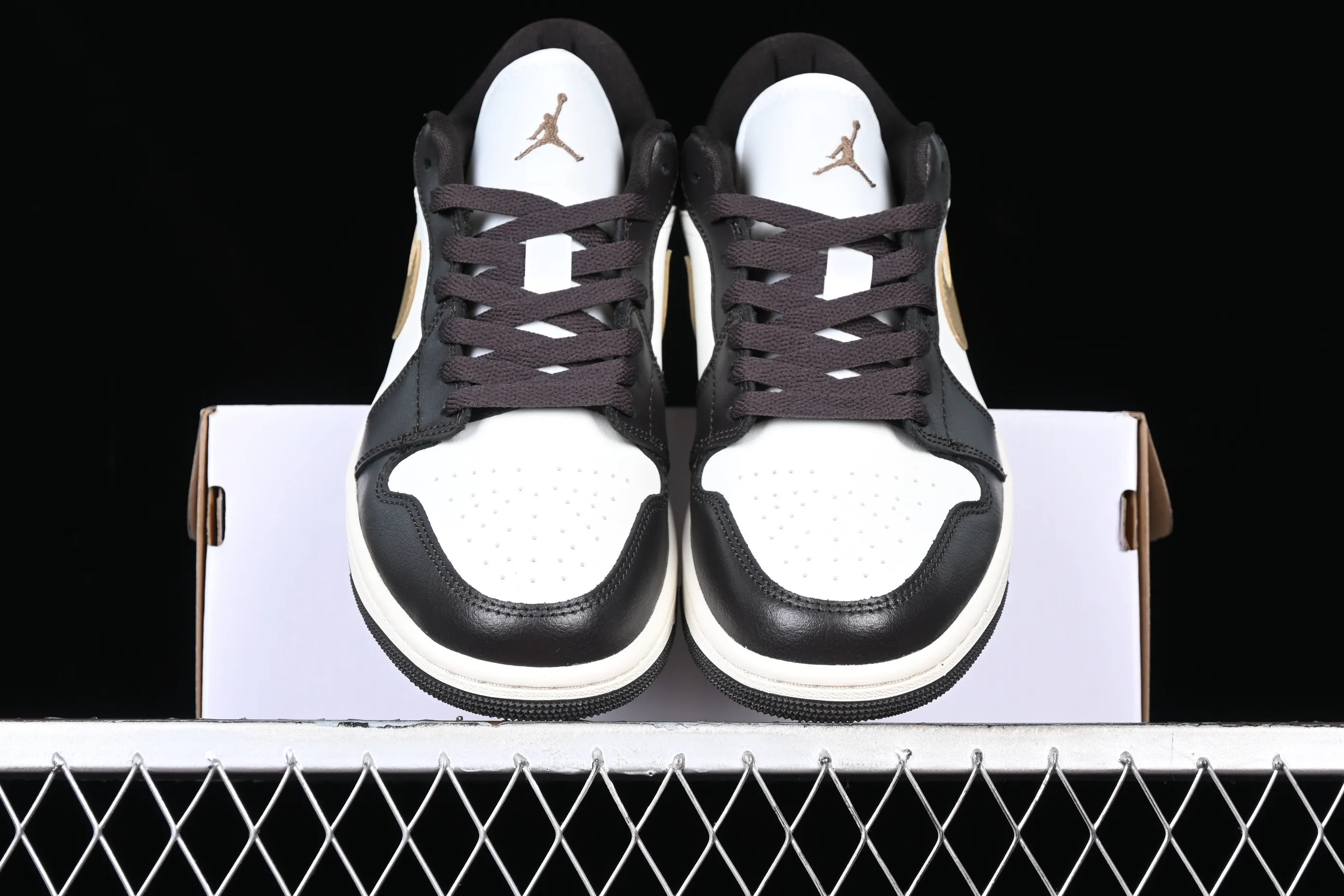All categories Air Jordan Jordan series basketball shoes Air Jordan 1 Low G version pure original Air Jordan 1 Low AJ1 Joe 1 white coffee color low-top cultural casual sneakers DC0774-200